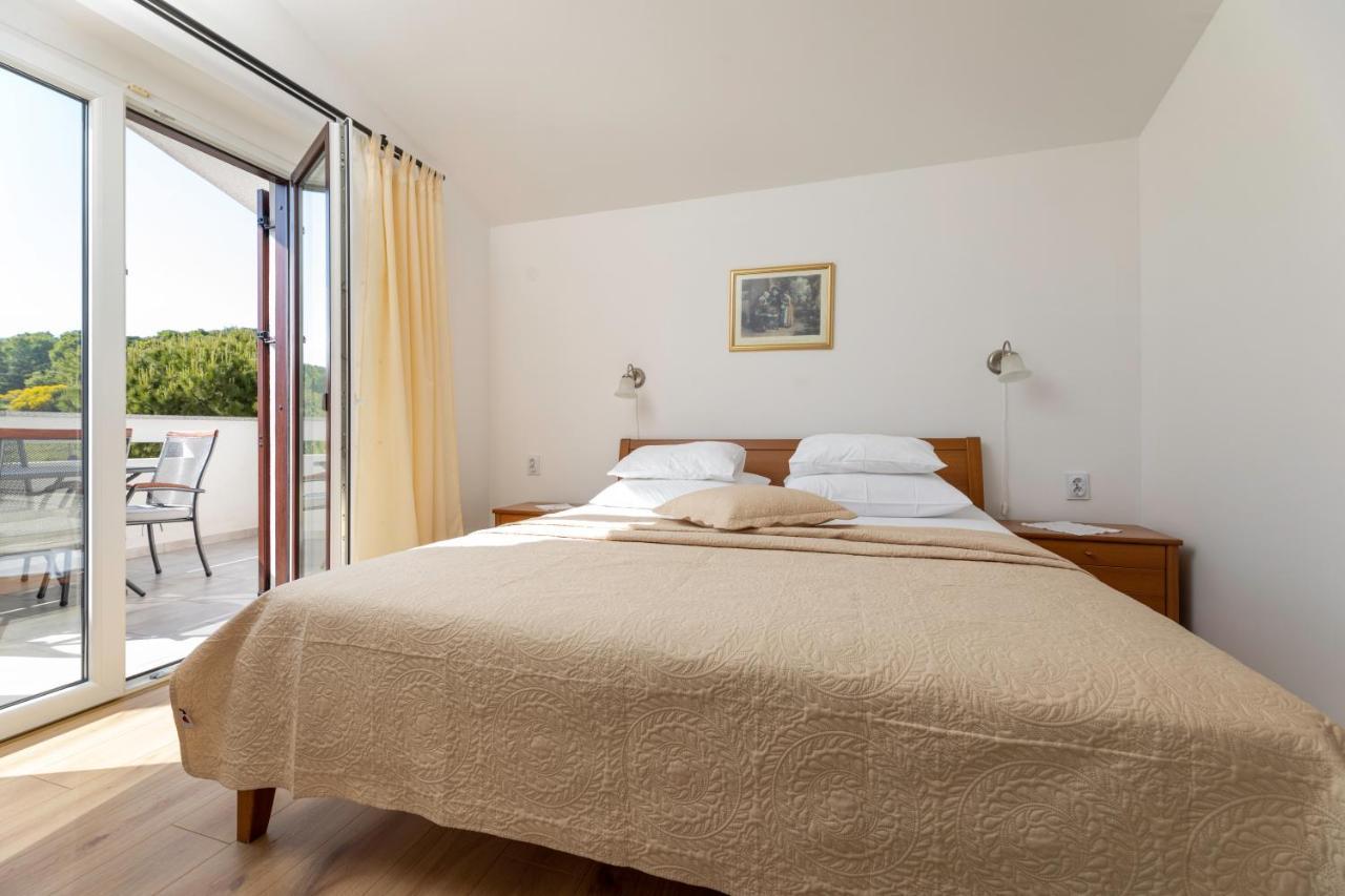Maja Apartament *